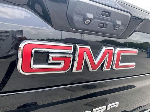 Used 2022 GMC Sierra 2500 AT4 w/ AT4 Premium Plus Package AWD/4WD image 31