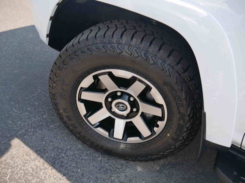 Used 2024 Toyota 4Runner TRD Off-Road image 12