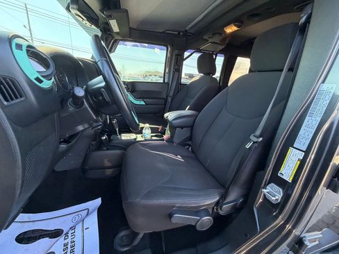 Used 2018 Jeep Wrangler Unlimited Sport S AWD/4WD image 11