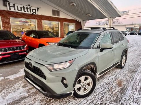 Used 2020 Toyota RAV4 XLE image 1