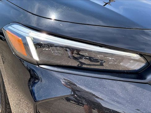 Used 2025 Honda Civic Sport image 26