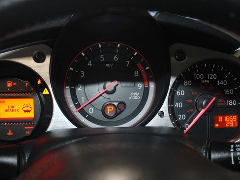 Used 2015 Nissan 370Z Coupe w/ Aerodynamics Package RWD image 12