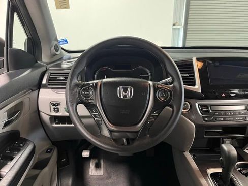 Used 2018 Honda Pilot EX image 19