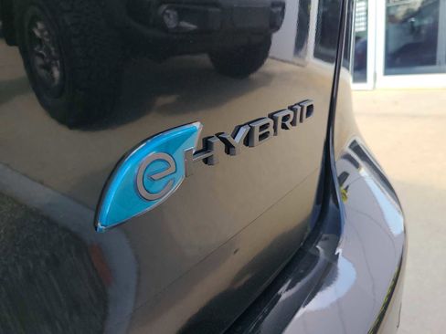 New 2023 Chrysler Pacifica Limited w/ Uconnect Theater Family Group image 13