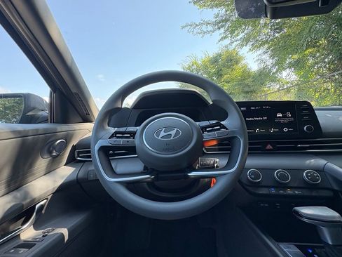 New 2026 Hyundai Elantra SE FWD image 7