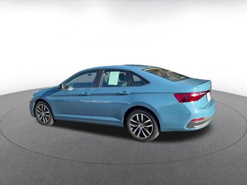 Used 2025 Volkswagen Jetta SE image 10