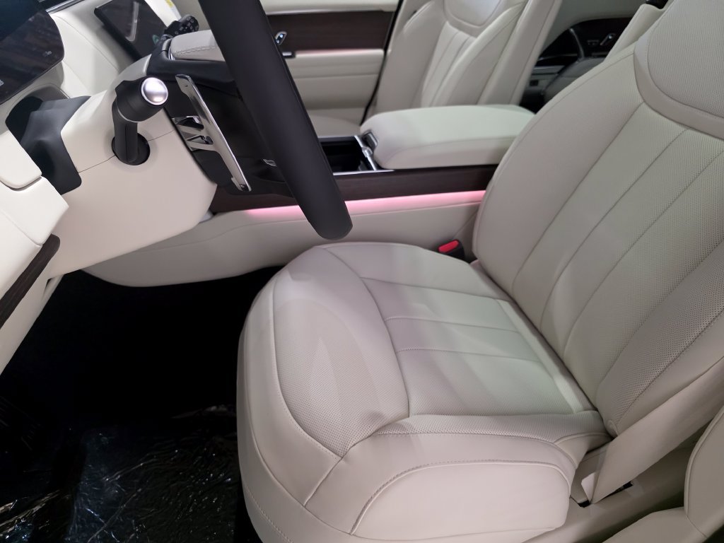 New 2027 Land Rover Range Rover Long Wheelbase SE AWD/4WD image 19