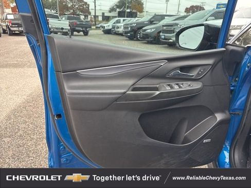 Used 2023 Chevrolet Bolt LT w/ Infotainment Package image 17