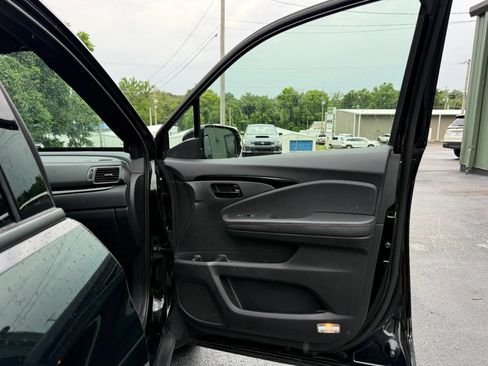 Used 2024 Honda Passport Black Edition image 14