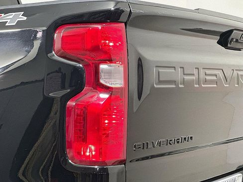 Used 2022 Chevrolet Silverado 1500 LT image 22