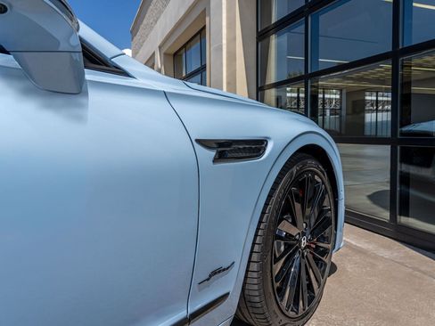 New 2025 Bentley Flying Spur Plug-In Hybrid AWD/4WD image 10