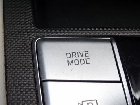 Used 2024 Hyundai Elantra Limited FWD image 40