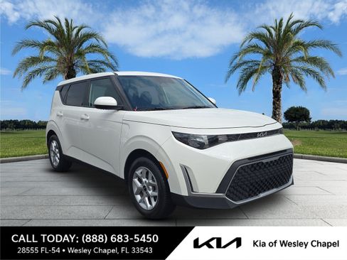 Certified 2025 Kia Soul LX w/ LX Technology Package FWD image 1
