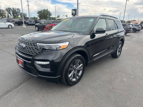 Used 2024 Ford Explorer XLT w/ Equipment Group 202A AWD/4WD image 3