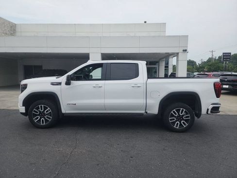 Certified 2024 GMC Sierra 1500 AT4 w/ Technology Package AWD/4WD image 5