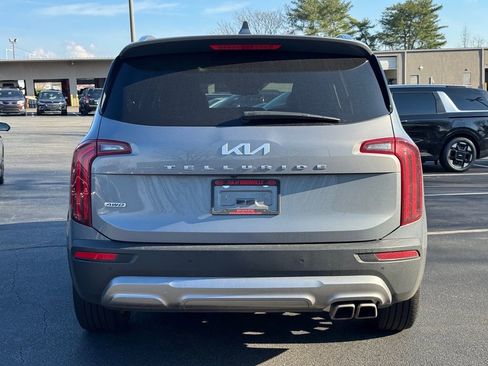 Used 2022 Kia Telluride EX w/ EX Premium Package image 4