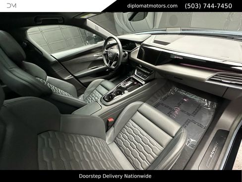 Used 2023 Audi e-tron GT Premium Plus w/ Performance Package image 18