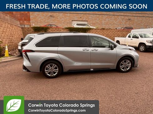 Used 2023 Toyota Sienna XSE w/ XSE Plus Package AWD/4WD image 9