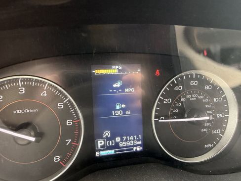 Used 2023 Subaru Crosstrek 2.5i Limited w/ Popular Package #3 AWD/4WD image 7