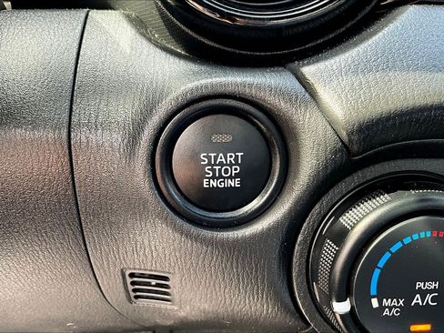 Used 2017 MAZDA MX-5 Miata Sport image 19