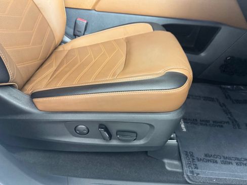 Used 2023 Nissan Pathfinder Platinum FWD image 38