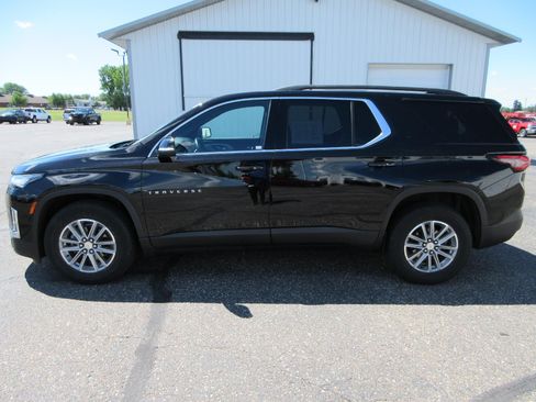 Certified 2022 Chevrolet Traverse LT w/ LPO, Floor Liner Package AWD/4WD image 8