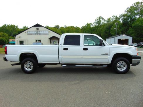 Used 2005 Chevrolet Silverado 2500 LS w/ Heavy-Duty Power Package RWD image 2