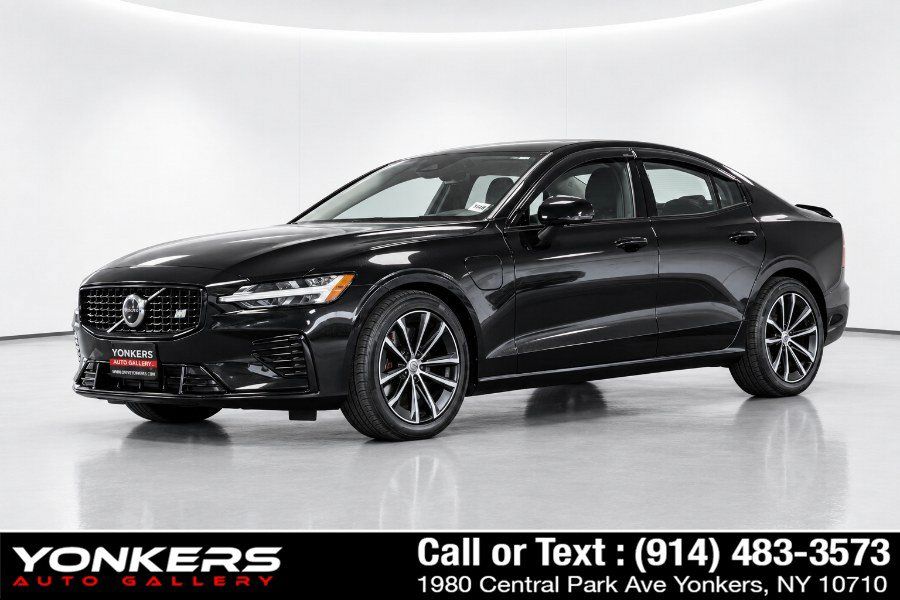 Used 2025 Volvo S60 T8 Plus AWD/4WD image 1