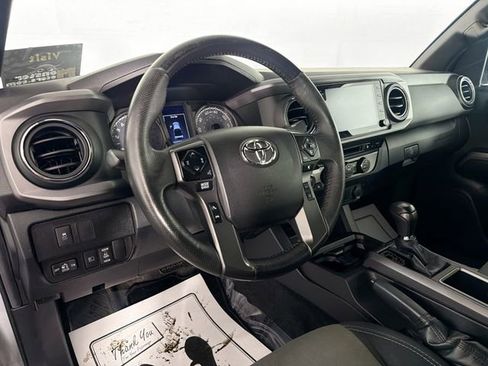 Used 2021 Toyota Tacoma TRD Sport AWD/4WD image 9