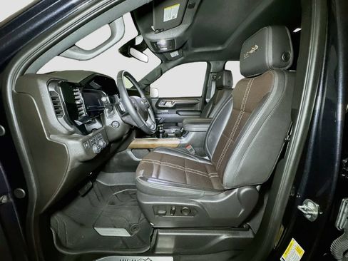 Used 2024 Chevrolet Silverado 1500 High Country AWD/4WD image 17