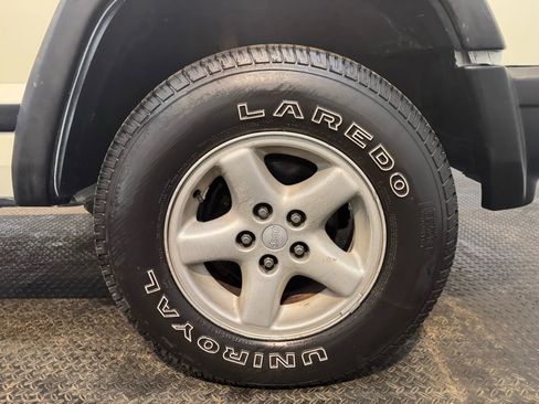 Used 2000 Jeep Cherokee SE image 34