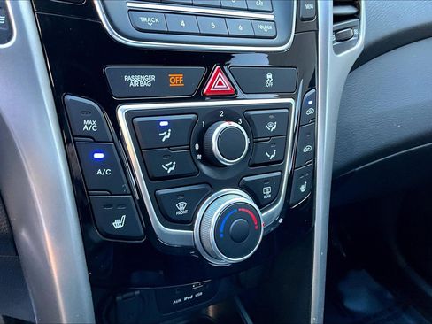Used 2016 Hyundai Elantra GT w/ Option Group 02 FWD image 14