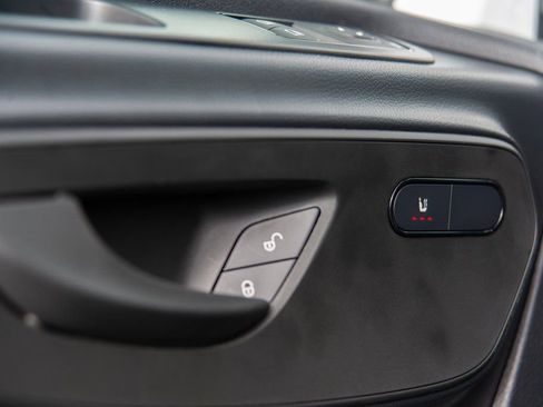 Used 2024 Mercedes-Benz Sprinter 3500 image 35