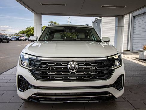 Used 2024 Volkswagen Atlas SEL Premium R-Line AWD/4WD image 9