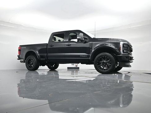 New 2025 Ford F250 XLT w/ Black Appearance Package image 31