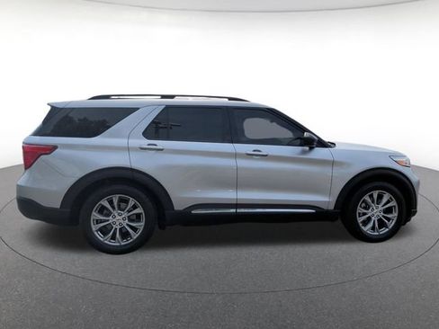 Used 2020 Ford Explorer XLT w/ Equipment Group 202A RWD image 7