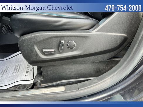 Used 2019 Ford Edge Titanium FWD image 16