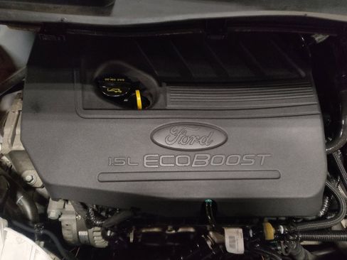 Used 2018 Ford Escape SE image 30