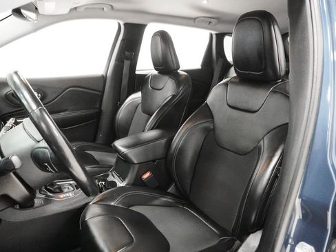 Used 2020 Jeep Cherokee Latitude Plus w/ Cold Weather Group image 11