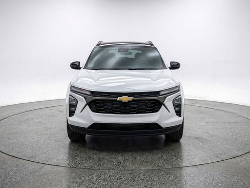 Used 2025 Chevrolet TrailBlazer LT image 2