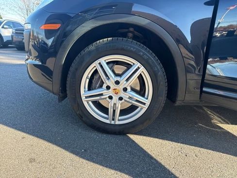 Used 2018 Porsche Cayenne Platinum Edition image 27