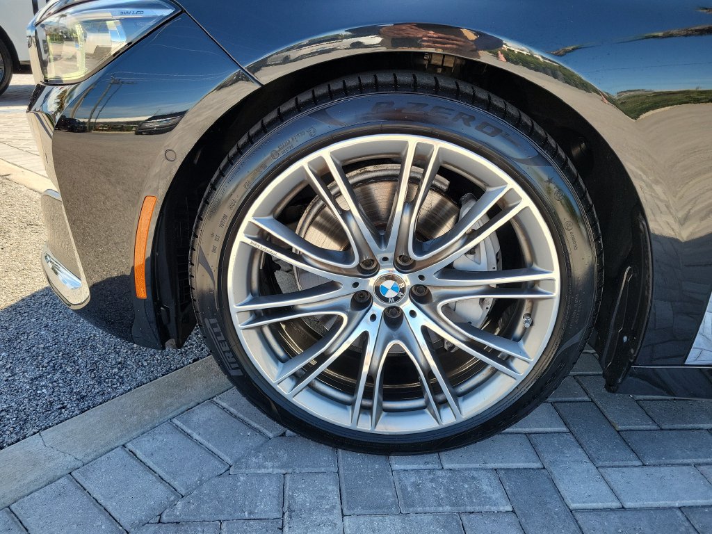 Used 2022 BMW 740i w/ Premium Package RWD image 13