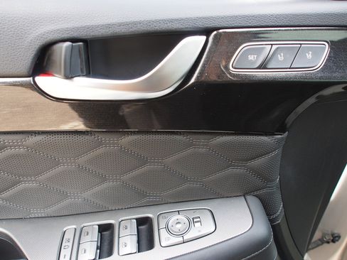 Used 2022 Hyundai Palisade Calligraphy w/ Winter Package image 22