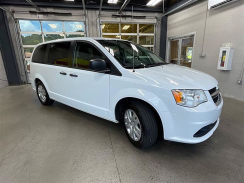 Used 2020 Dodge Grand Caravan SE FWD image 7
