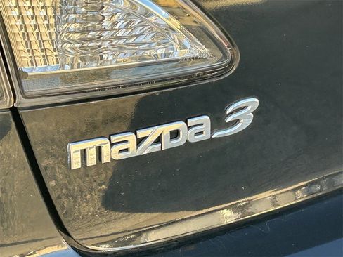 Used 2010 MAZDA MAZDA3 i Touring image 6