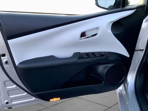 Used 2021 Toyota Prius Prime XLE FWD image 21