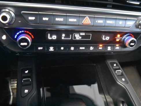 Used 2022 Kia Telluride SX w/ SX Prestige Package image 12