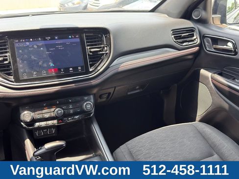 Used 2025 Dodge Durango GT RWD image 29