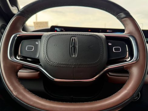 Used 2025 Lincoln Navigator Reserve AWD/4WD image 20