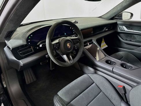 New 2025 Porsche Taycan Turbo GT image 4